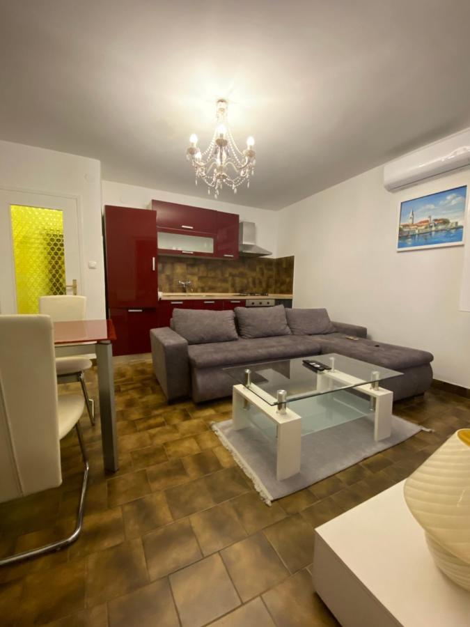 Ferienwohnung Apartman Nela Poreč Exterior foto